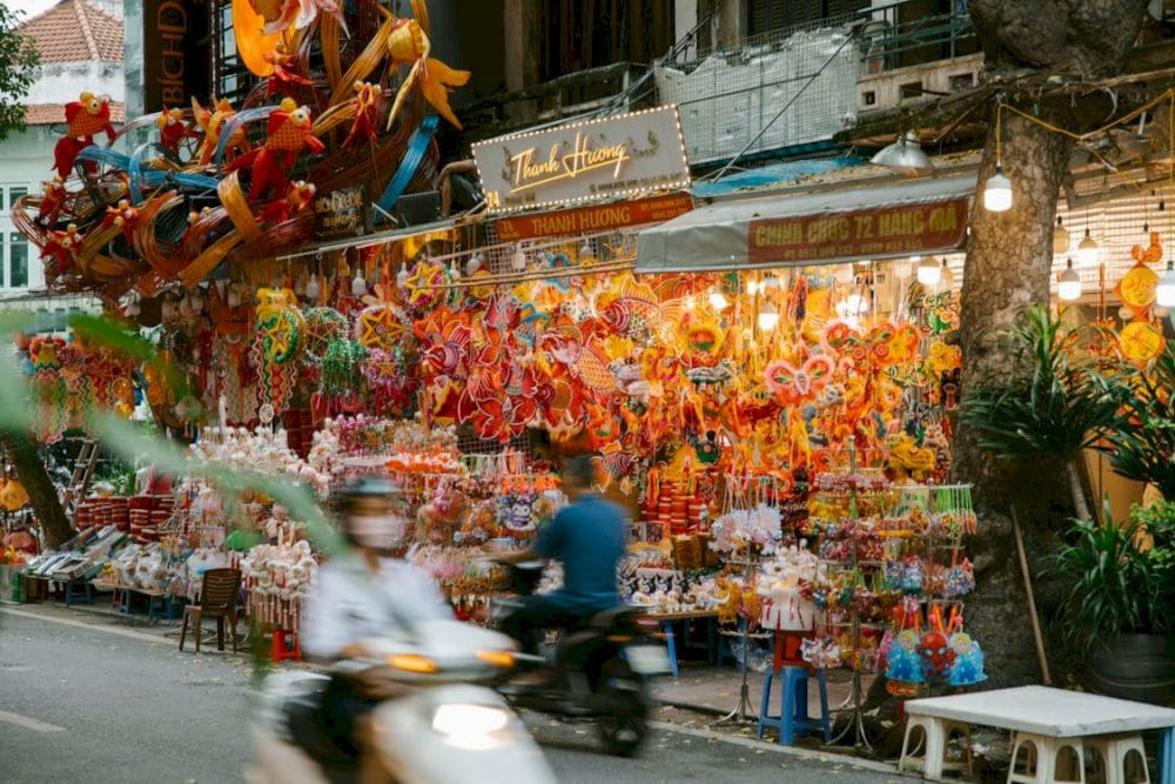 Experience HE@DSUP: Cinematic Photobooths in Hanoi’s Old Quarter