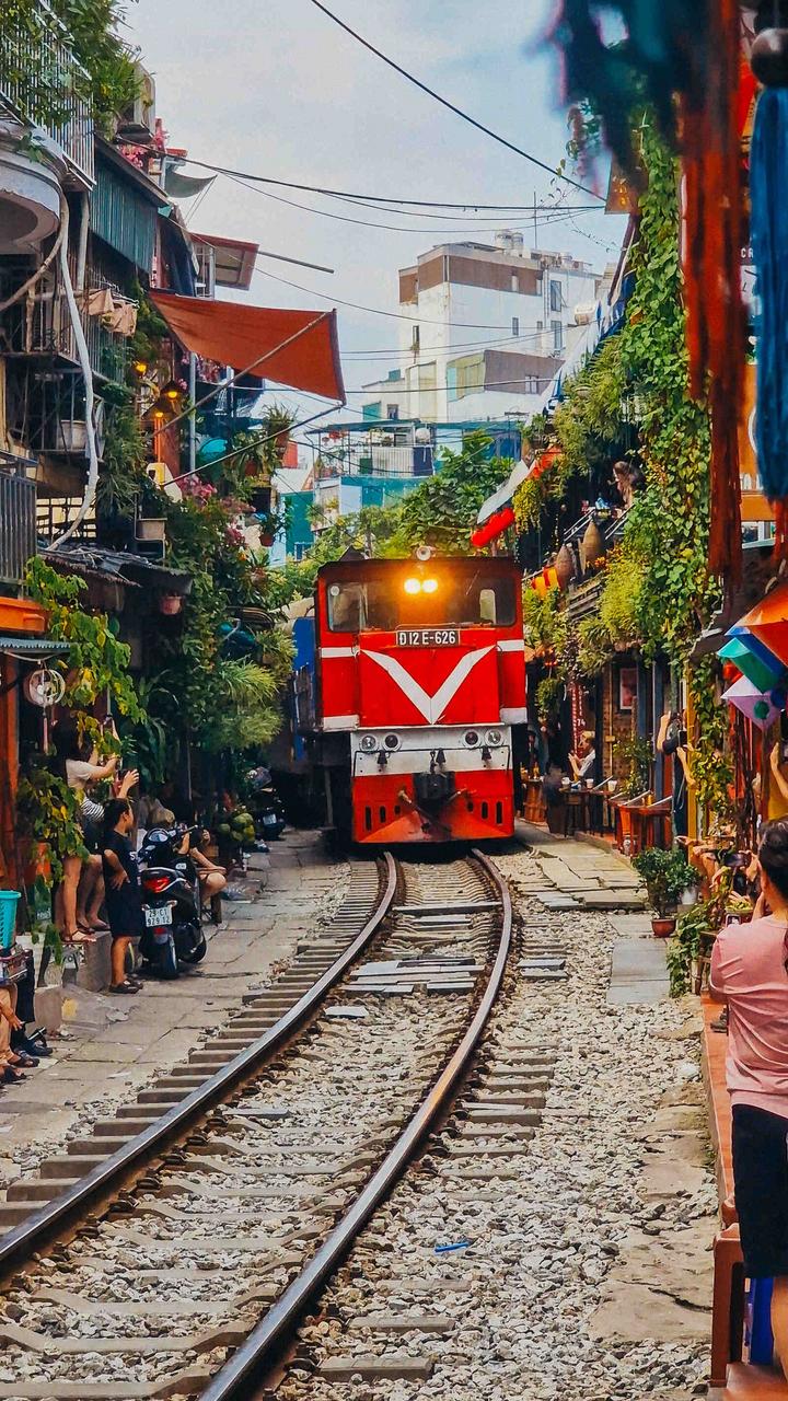Top 10 Fun and Instagrammable Things to Do in Hanoi’s Old Quarter: Discover HE@DSUP Photobooth