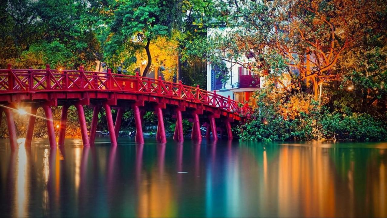 Top 10 Instagrammable Things to Do in Hanoi Old Quarter: From Street Food to Cinematic Photobooths