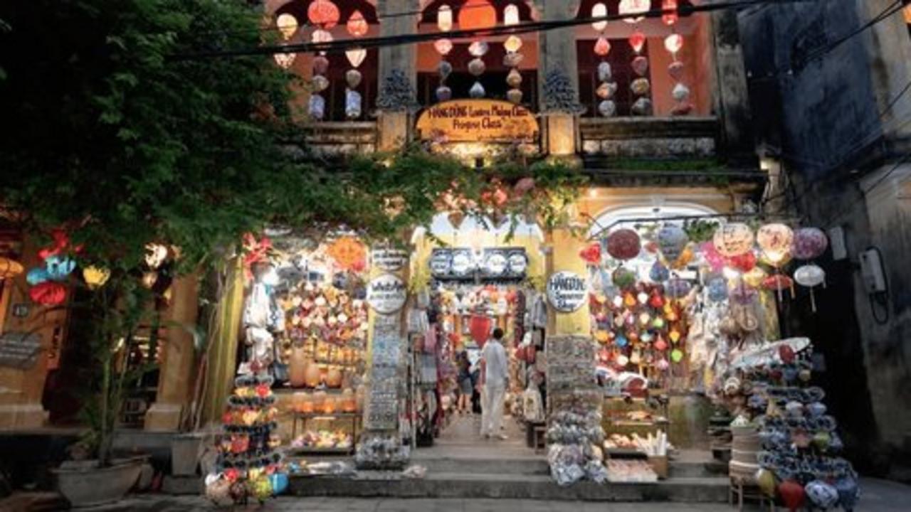 Exploring Hanoi’s Old Quarter: Fun Indoor Activities and Unique Photo Experiences