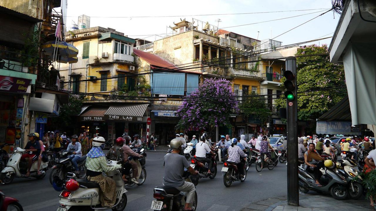Top 10 Unique Experiences in Hanoi for Memorable Photos and Fun